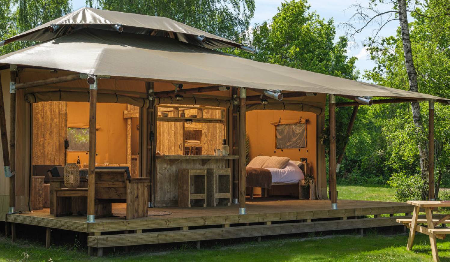 Großzügige Glamping-Unterkunft: die Grand Lodge
