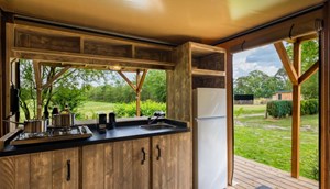 Safarizelt Village - voll ausgestattete Küche