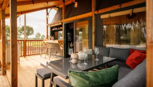 Safarizelt&nbsp;Forest Lodge - Außenbar