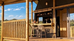 Safarizelt&nbsp;Forest Lodge - Außenbar